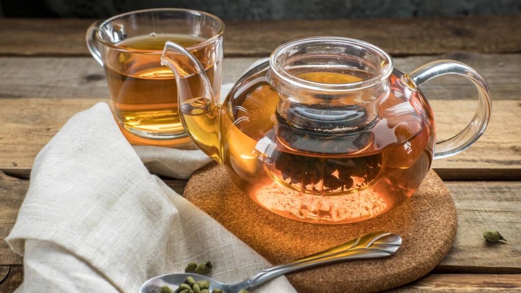 Os chás mais eficazes para turbinar foco e memória durante o trabalho