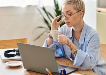 Esqueça o café, esses 3 tipos de chás irão aumentar sua energia durante o dia inteiro