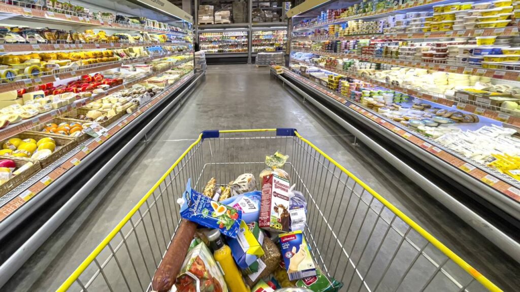 O truque dos mercados que faz até quem compra pouco gastar demais