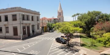 A cidade que respira cachaça e serve uma das melhores experiências do país