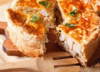 O empadão mais cremoso que você vai fazer com o que já tem na geladeira