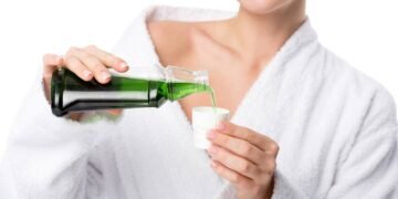 Uso de enxaguante bucal diário pode causar danos invisíveis à saúde