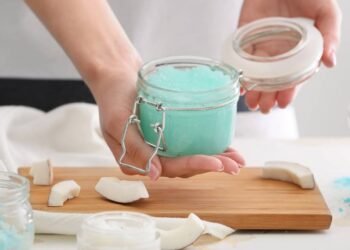 Esse esfoliante caseiro entrega toque de spa com ingredientes da cozinha