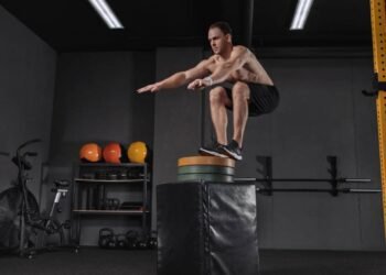 Os 5 melhores saltos para fortalecer ossos e prevenir a osteoporose