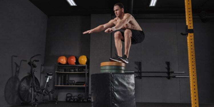 Os 5 melhores saltos para fortalecer ossos e prevenir a osteoporose