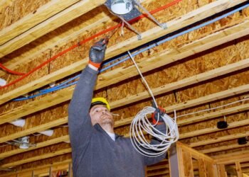 Quanto custa trocar toda a fiação antiga de uma casa em 2025