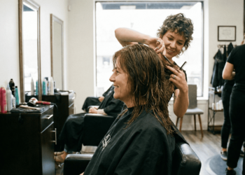 O segredo dos cortes modernos que deixam mulheres de 50 mais elegantes