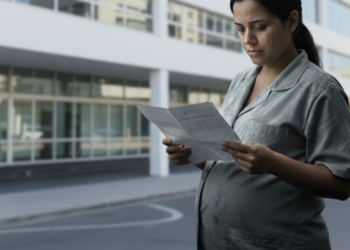 Empresa é condenada apagar 7.134 por demora para realocar trabalhadora com gravidez de risco