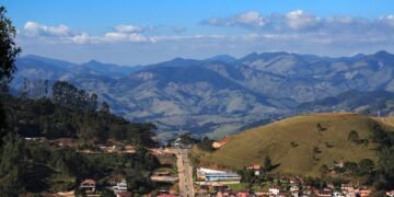O vilarejo que mantém clima de inverno mesmo nos dias mais quentes do verão