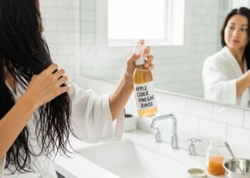 Solução natural que limpa a raiz e segura a oleosidade por muito mais tempo