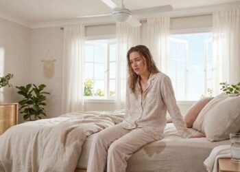 O truque que impede roupas de cama de ficarem úmidas no calor extremo