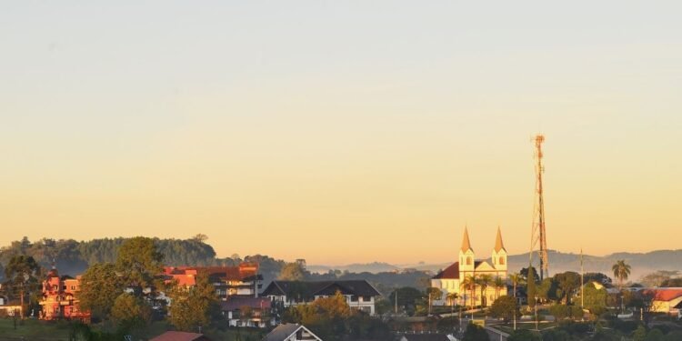 Um vilarejo tão autêntico que parece ter sido teletransportado da Áustria