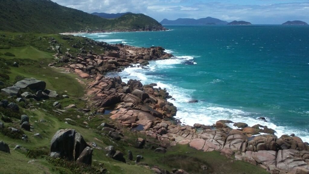 O destino mais silencioso do litoral mesmo com praias disputadas para passar o final do ano