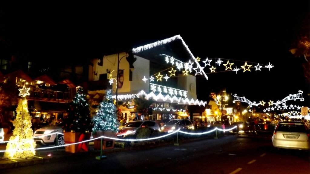 Gramado e Curitiba oferecem experiências natalinas totalmente diferentes para viajantes