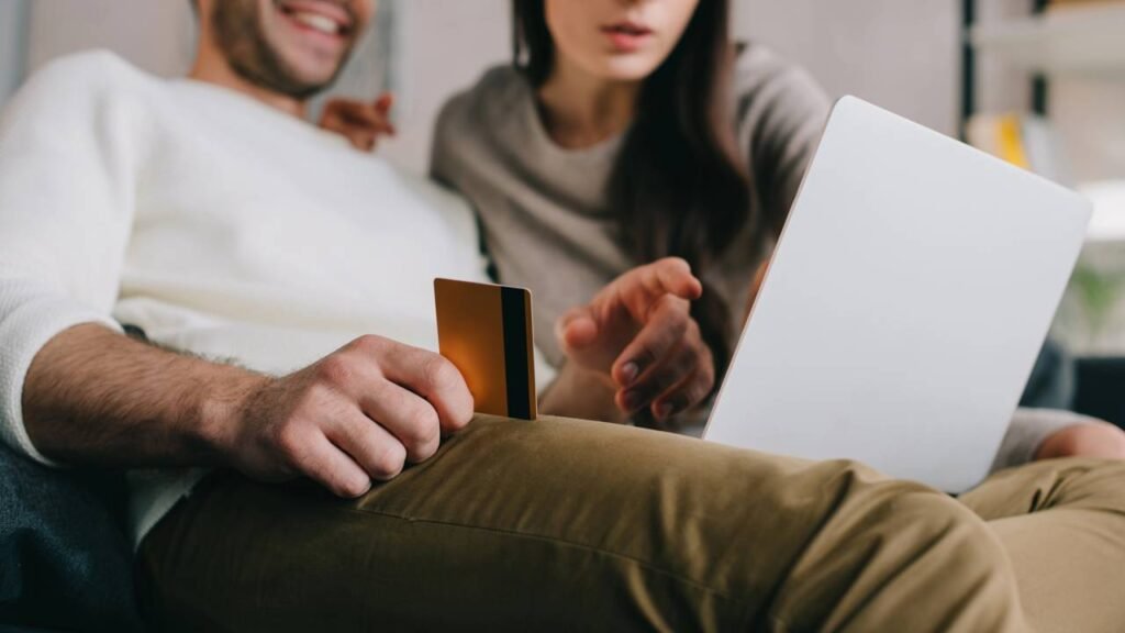 Os 4 signos que gastam demais achando que é evolução pessoal