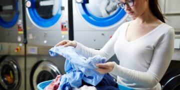 Como reduzir o consumo de água na lavanderia mantendo roupas impecáveis