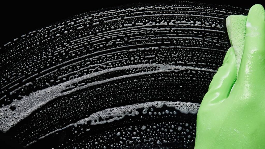 Creme de barbear pode ser o aliado mais inesperado para a limpeza doméstica