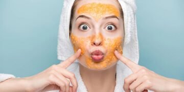 A máscara caseira que deixa o rosto iluminado em apenas 5 minutos