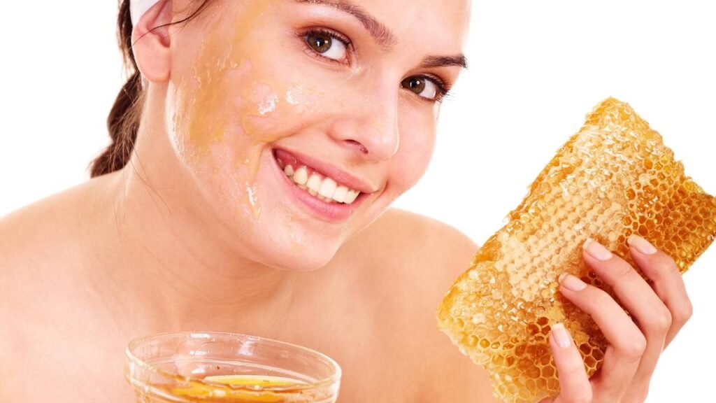 A máscara caseira que deixa o rosto iluminado em apenas 5 minutos