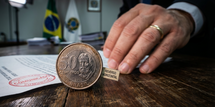 Banco Central emite comunicado pra quem ainda tem moeda de 50 centavos em casa