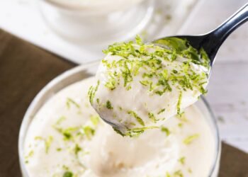 Como fazer um delicioso mousse de limão que não desanda no calor