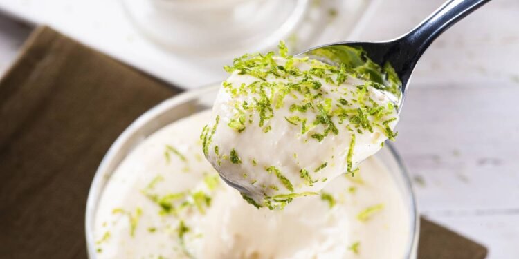 Como fazer um delicioso mousse de limão que não desanda no calor