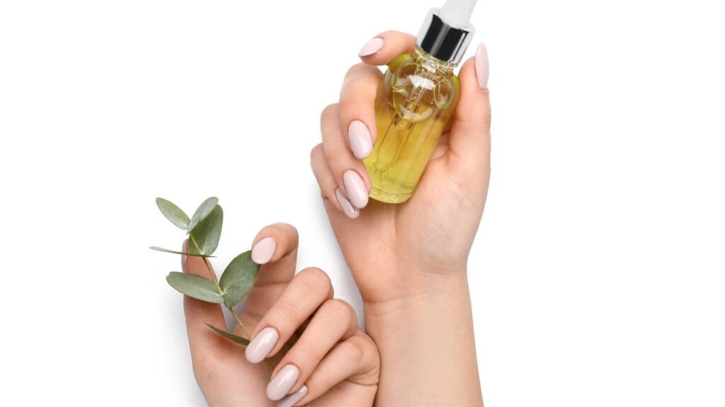 O melhor sérum natural para fortalecer unhas fracas e cutículas secas