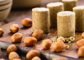 Paçoca fit feita com ingredientes naturais e preparo simples vira tendência