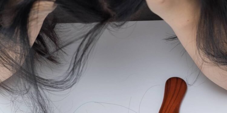 Queda de Cabelo - Créditos: depositphotos.com / zneb076