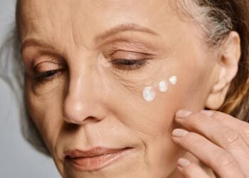 Pequenos hábitos que rejuvenescem o corpo naturalmente após os 40 anos