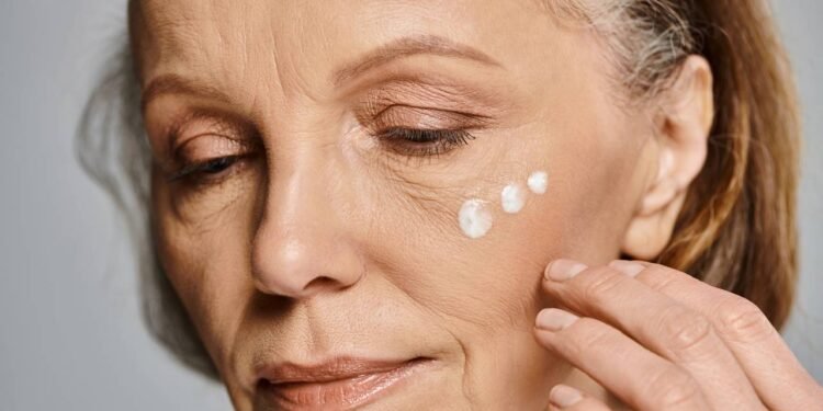 Pequenos hábitos que rejuvenescem o corpo naturalmente após os 40 anos