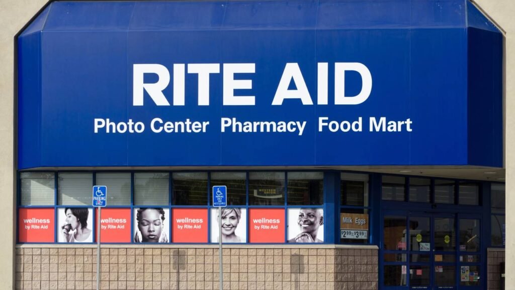 Grande rede farmacêutica encerra todas as lojas e alerta sobre colapso no acesso a remédios