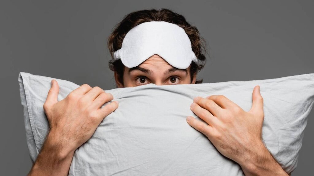 3 erros que você comete no calor e que aceleram as rugas durante a noite