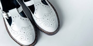 O sapato mais elegante e confortável da moda atual voltou com novo visual