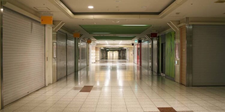 Fechamento marca nova fase - Créditos: depositphotos.com / KhunTa