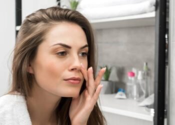 Rotina noturna que garante cuidados ao seu cabelo e sua pele enquanto você dorme