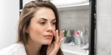 Rotina noturna que garante cuidados ao seu cabelo e sua pele enquanto você dorme