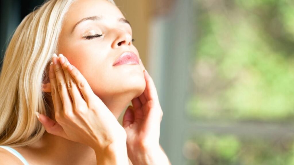 Rotina noturna que garante cuidados ao seu cabelo e sua pele enquanto você dorme