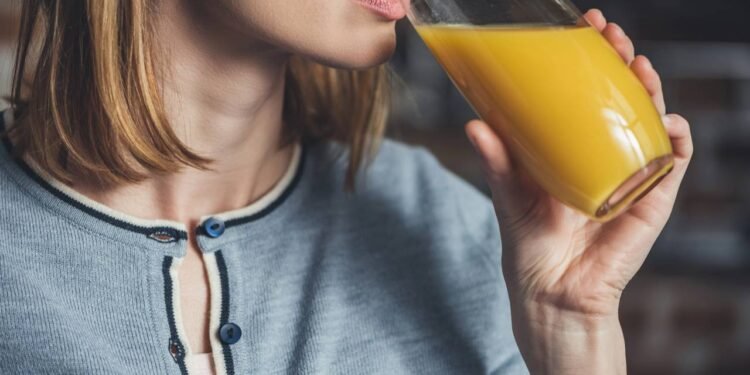 Estudo revela como suco de laranja pode modular seus genes e melhorar sua saúde