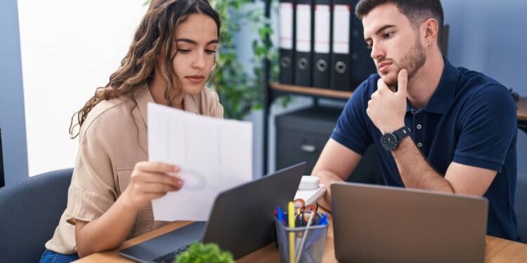 Conviver com colegas tóxicos no trabalho pode estar te adoecendo sem você perceber
