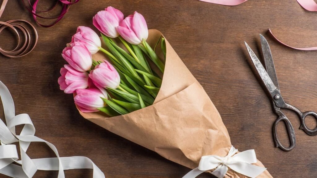 Aprendi a cuidar de tulipas em casa e agora minha sala tem vida e cor o mês inteiro