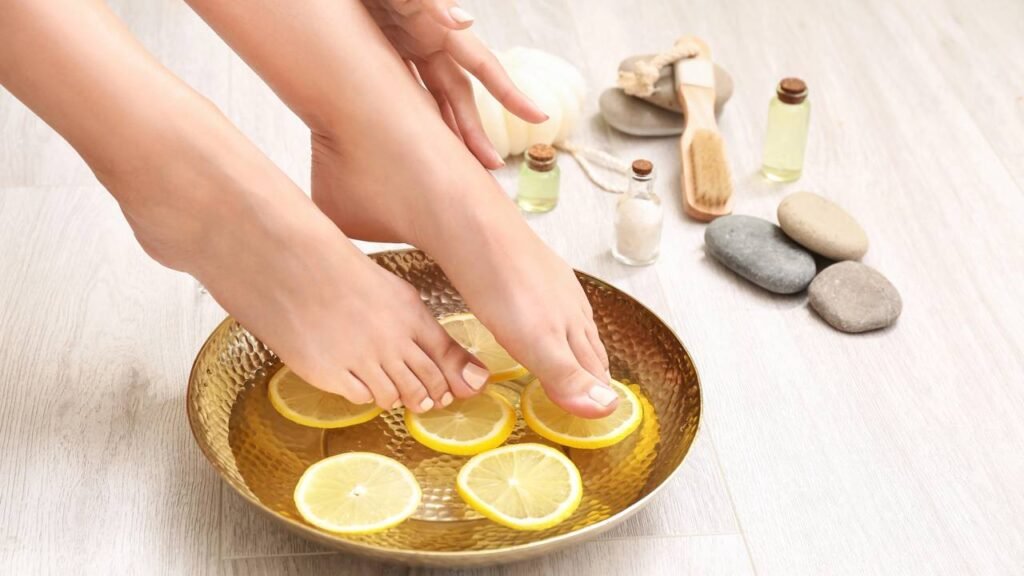 Dicas caseiras para eliminar o amarelado das unhas e devolver o brilho natural