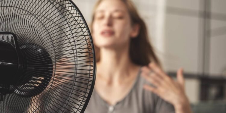 Ventilador ligado e nada muda? Saiba como fazer o ar circular de verdade