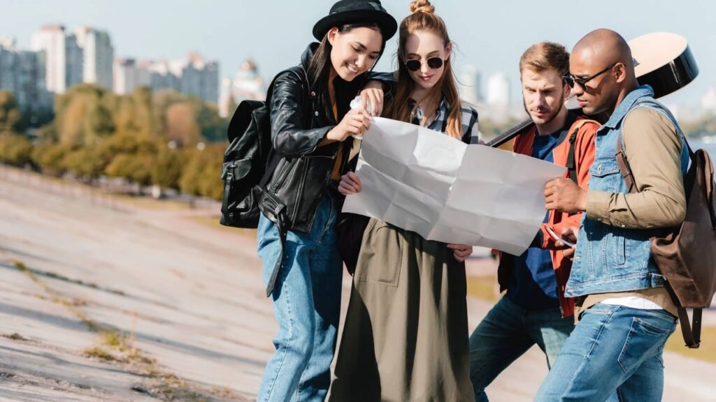 Viajar sozinho ou em grupo no ano novo? Entenda qual combina mais com você