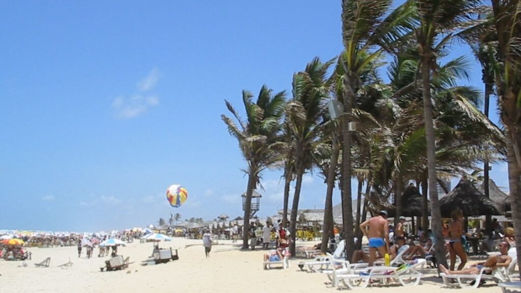 As 3 praias mais desejadas do Brasil para o Réveillon 2025