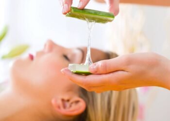 Como usar a babosa no rosto para estimular colágeno de forma natural