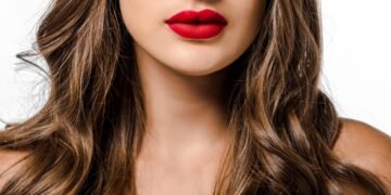 A cor que ilumina o rosto e rejuvenesce sem mudar o comprimento