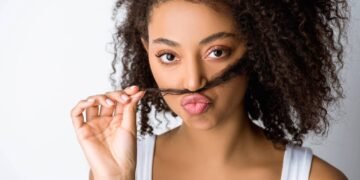 Cabelos finos e ressecados ganham vida com essa técnica usada nos salões