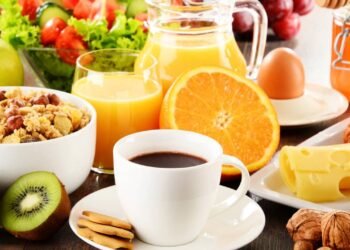 A fruta tropical que regula seu intestino e combate o inchaço abdominal