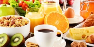 A fruta tropical que regula seu intestino e combate o inchaço abdominal